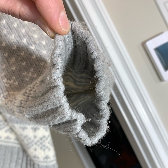 Italian Made Hooded Sweater - Picture 4 of 8